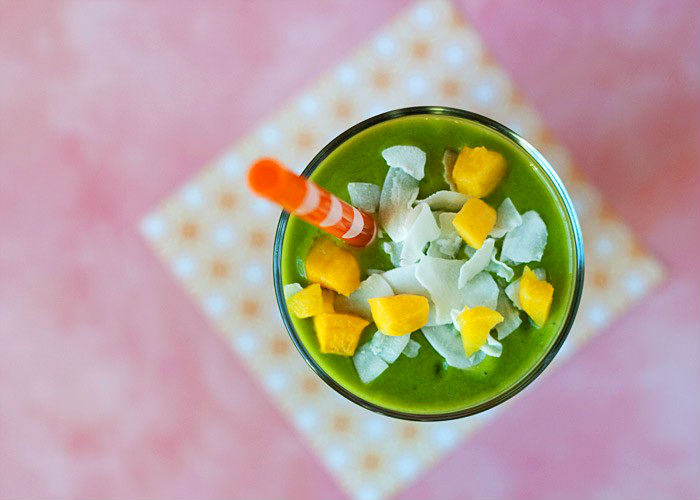 8_simple_green_smoothies_thta_make_salad_taste_like_dessert_02