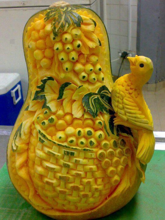 creative_fruit_carvings-10