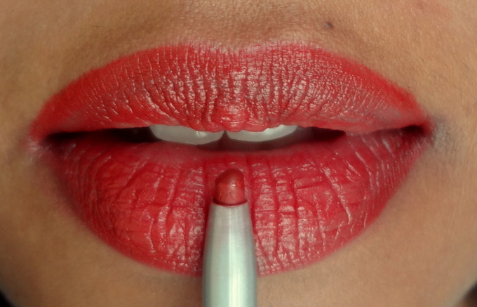 Unique_ways_to_rock-red_lipstick_09
