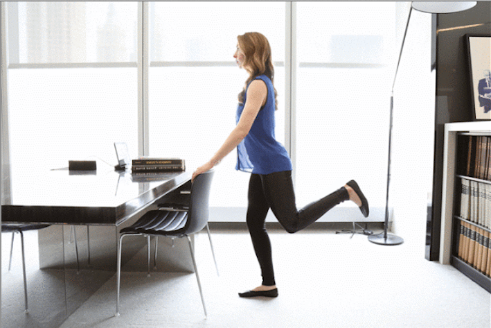12 ejercicios fáciles que puedes hacer en la oficina 9