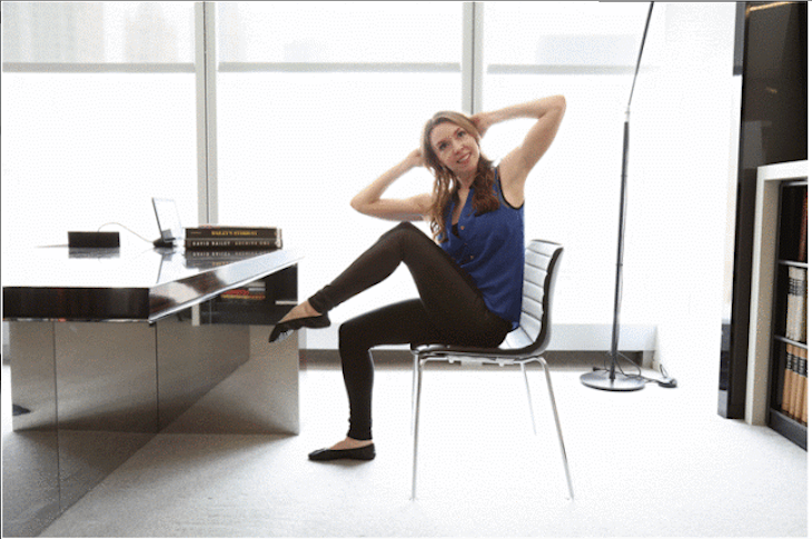 12 ejercicios fáciles que puedes hacer en la oficina 12