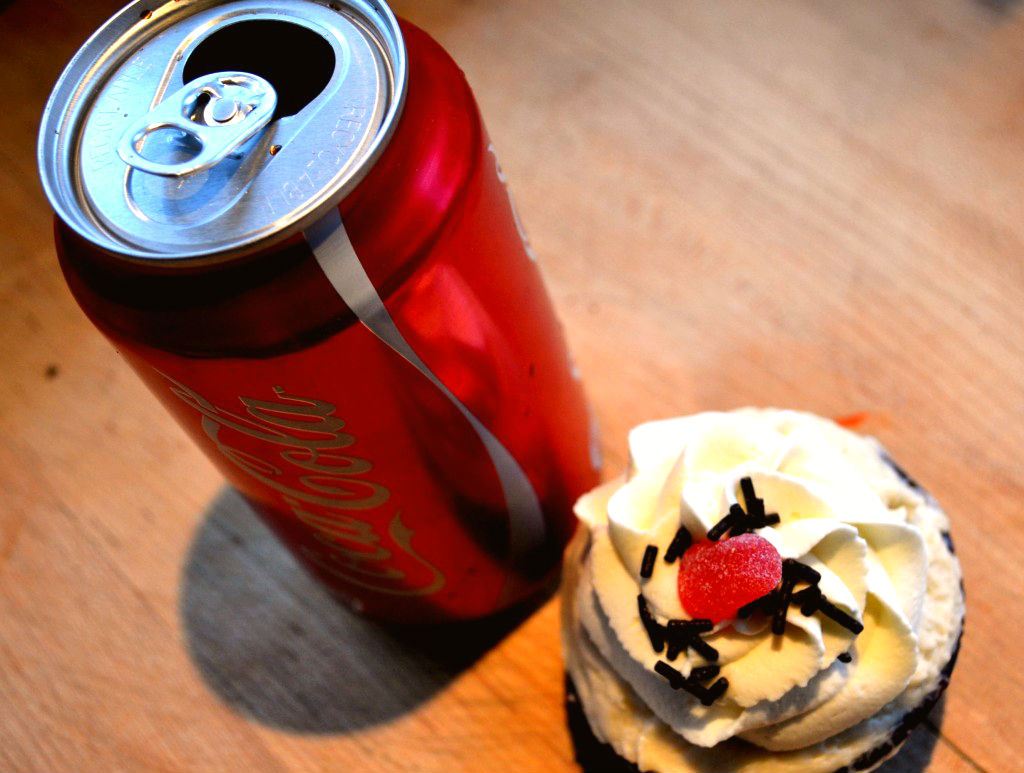 ¿Qué cupcake eres según tu horóscopo? - Cupcake de coca-cola