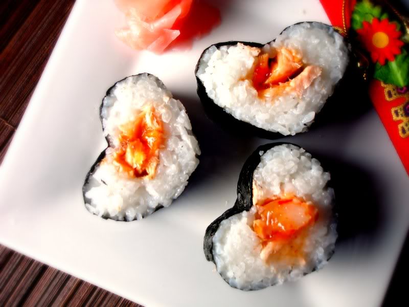 sushi en forma de corazon